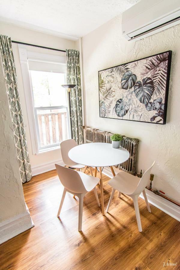 Hostel Auberge Du Plateau Montreal